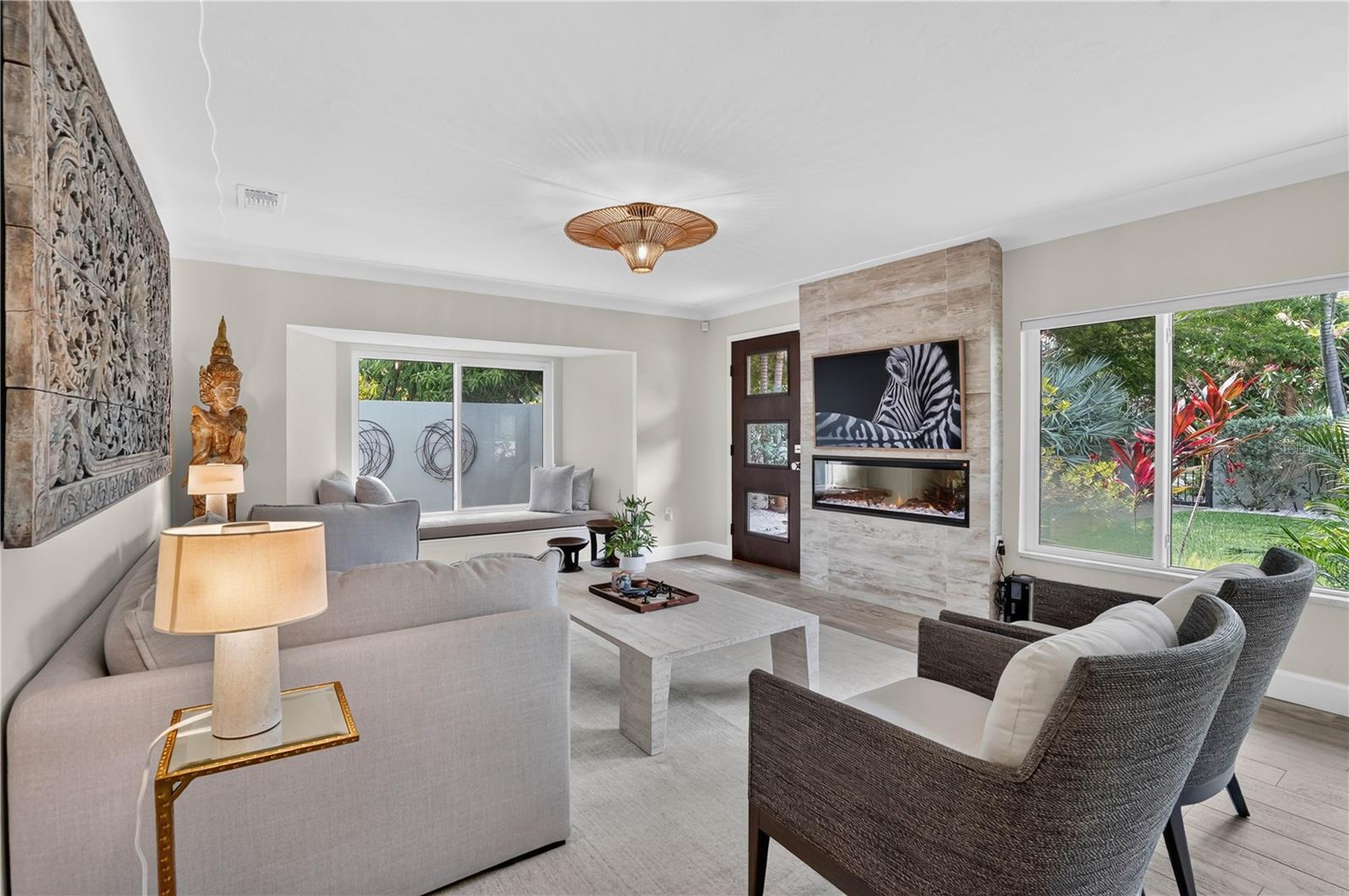 SAPPHIRE SHORES - Residential