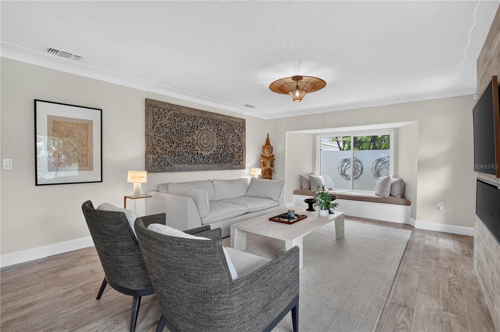 SAPPHIRE SHORES - Residential