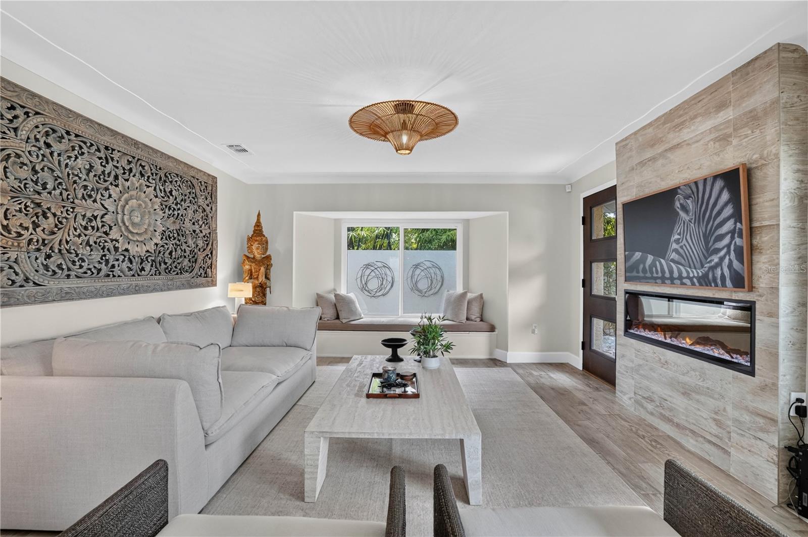 SAPPHIRE SHORES - Residential