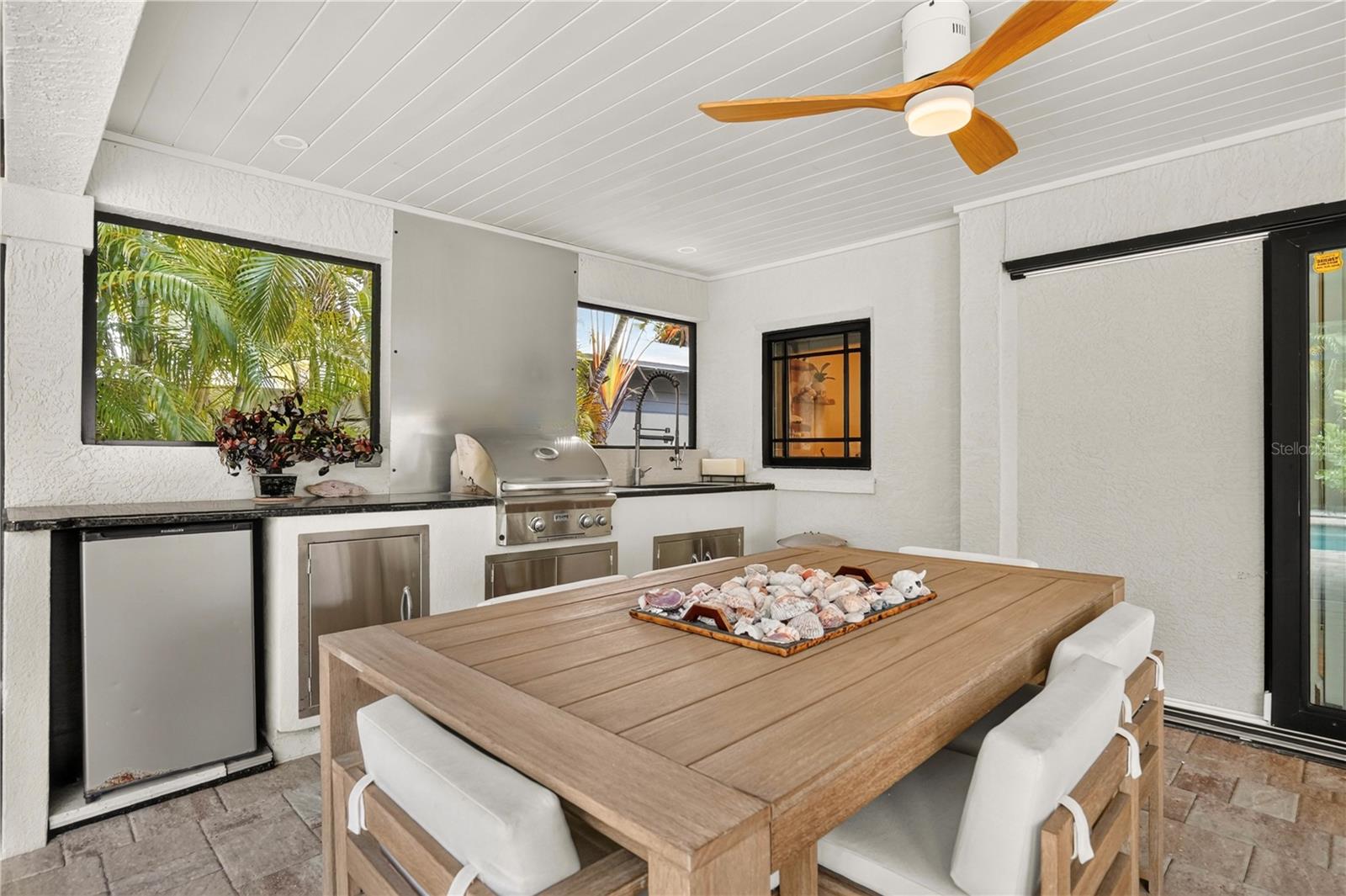 SAPPHIRE SHORES - Residential