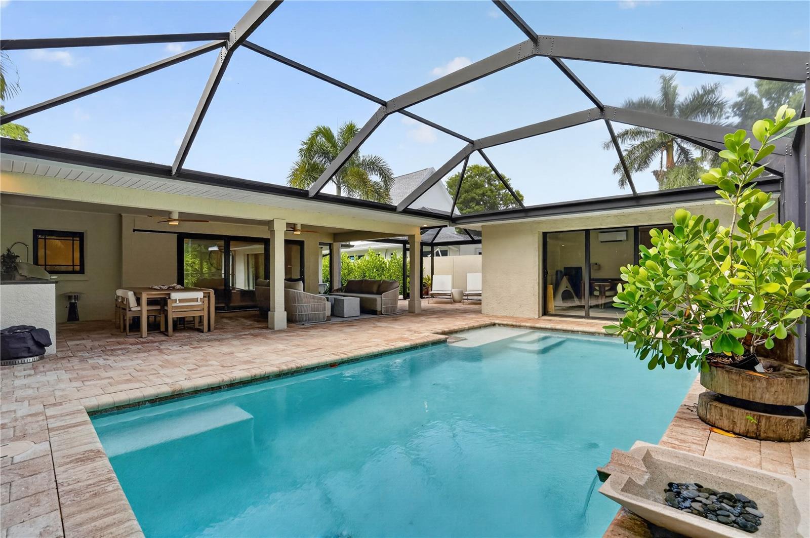 SAPPHIRE SHORES - Residential