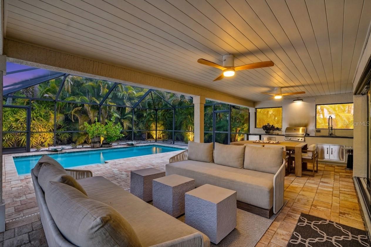 SAPPHIRE SHORES - Residential