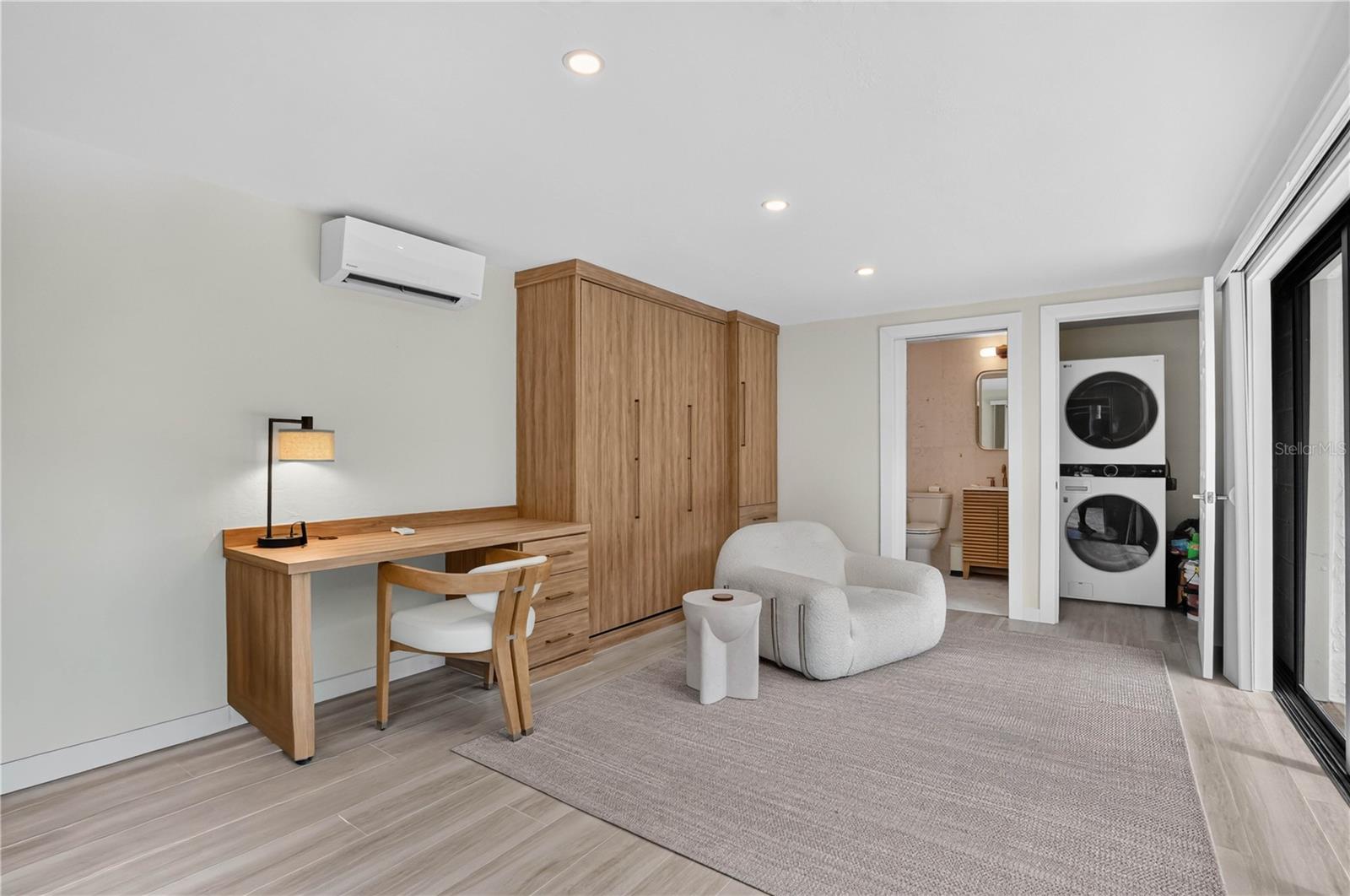 SAPPHIRE SHORES - Residential