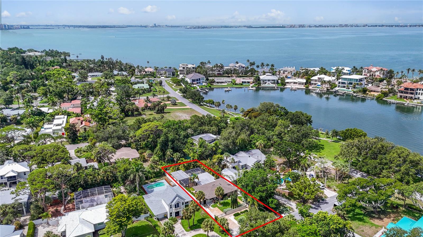 SAPPHIRE SHORES - Residential