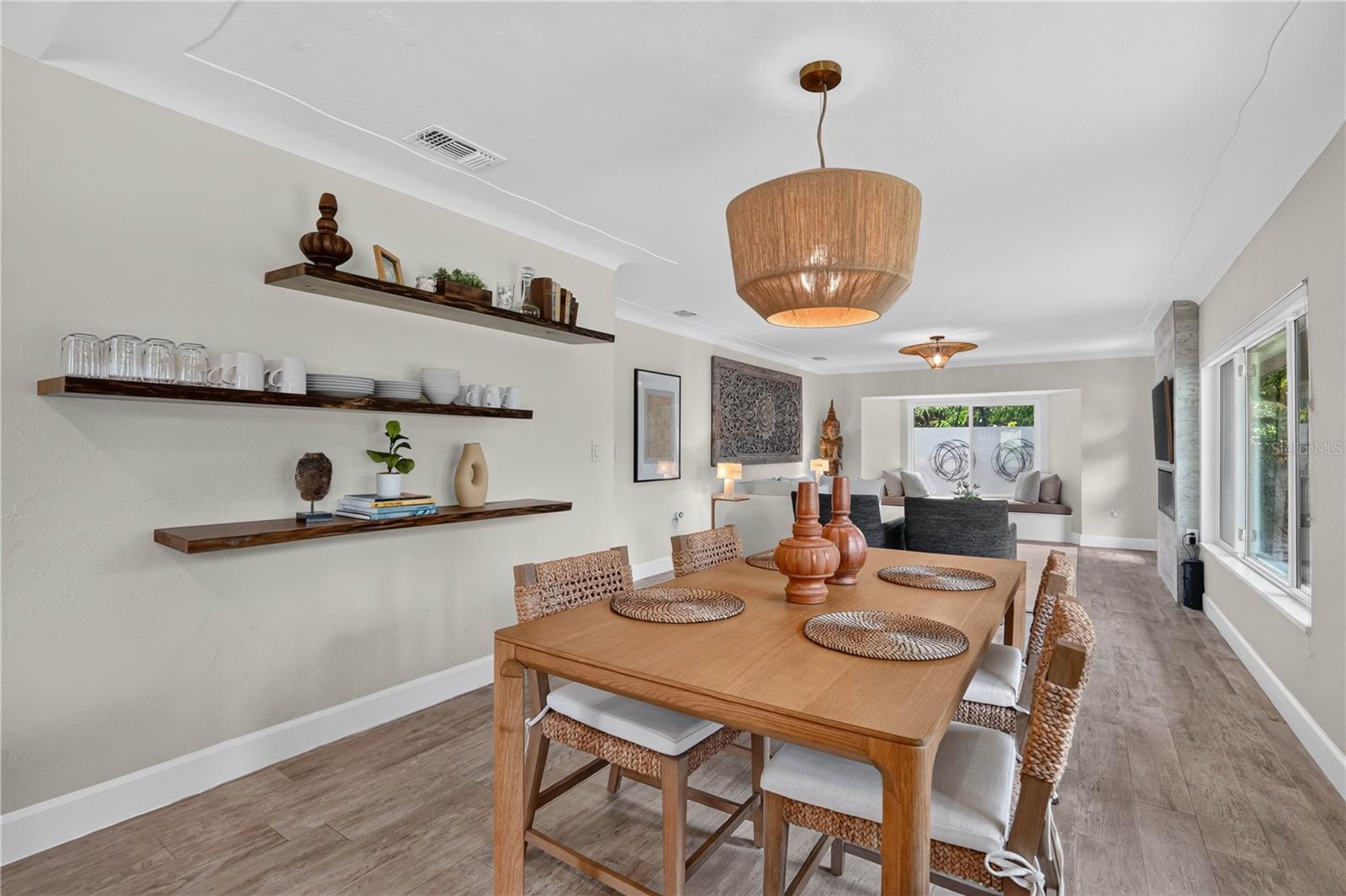 SAPPHIRE SHORES - Residential