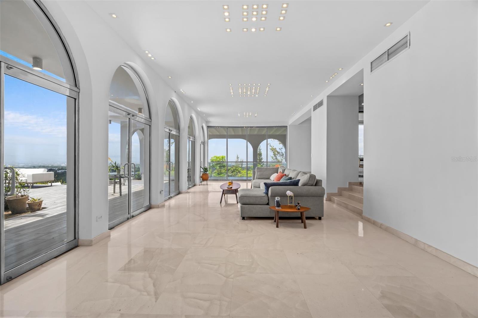 GUAYNABO, PR 00965 - Residential