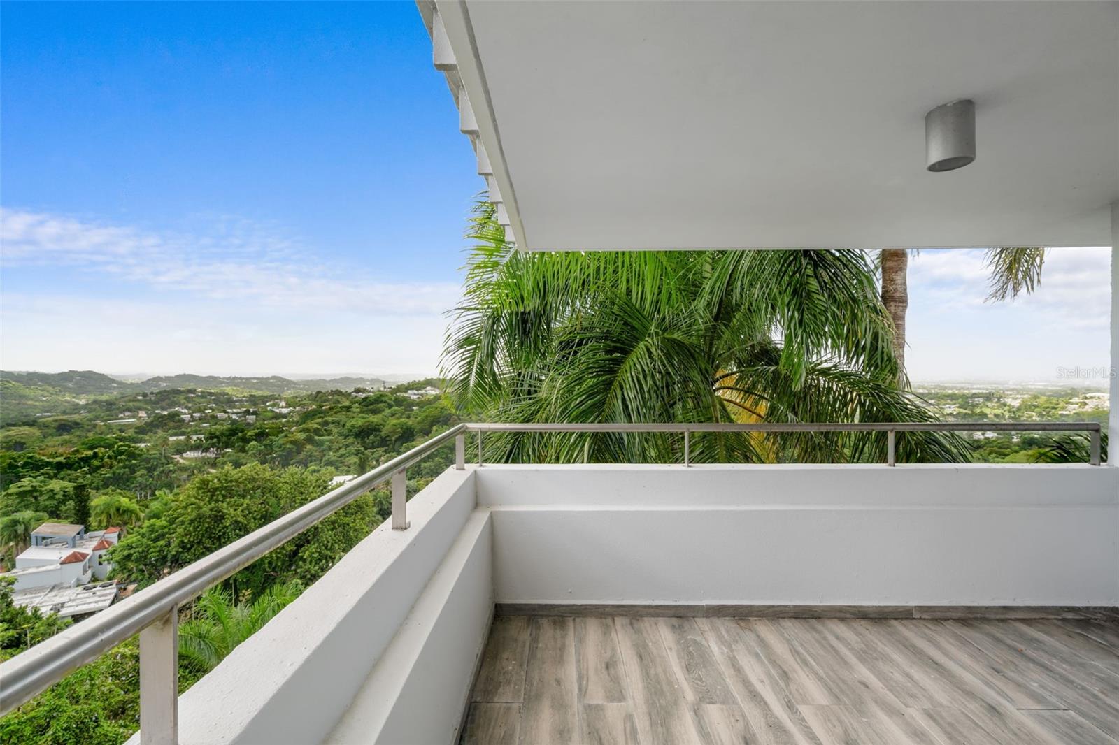 GUAYNABO, PR 00965 - Residential