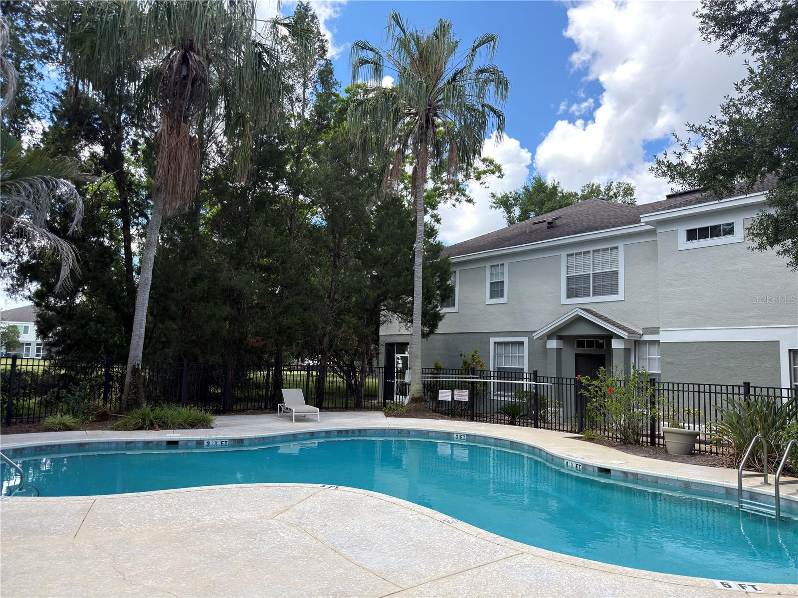 CHELSEA MANOR - Residential