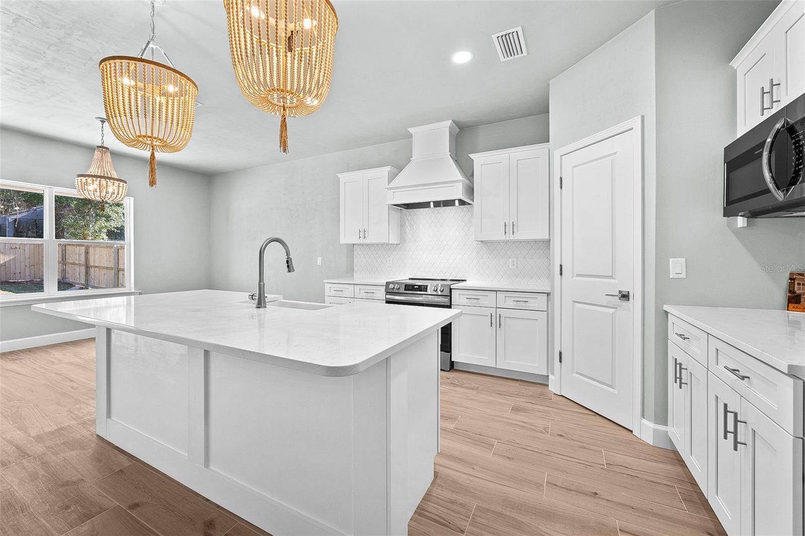 GRAND OAKS AT TOWER - Residential