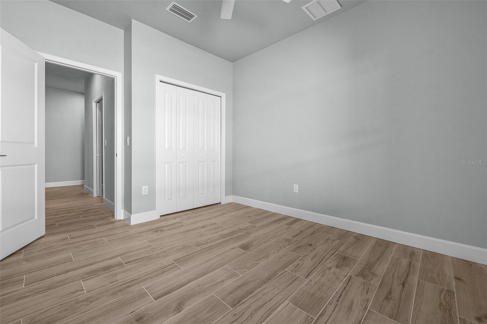 GRAND OAKS AT TOWER - Residential