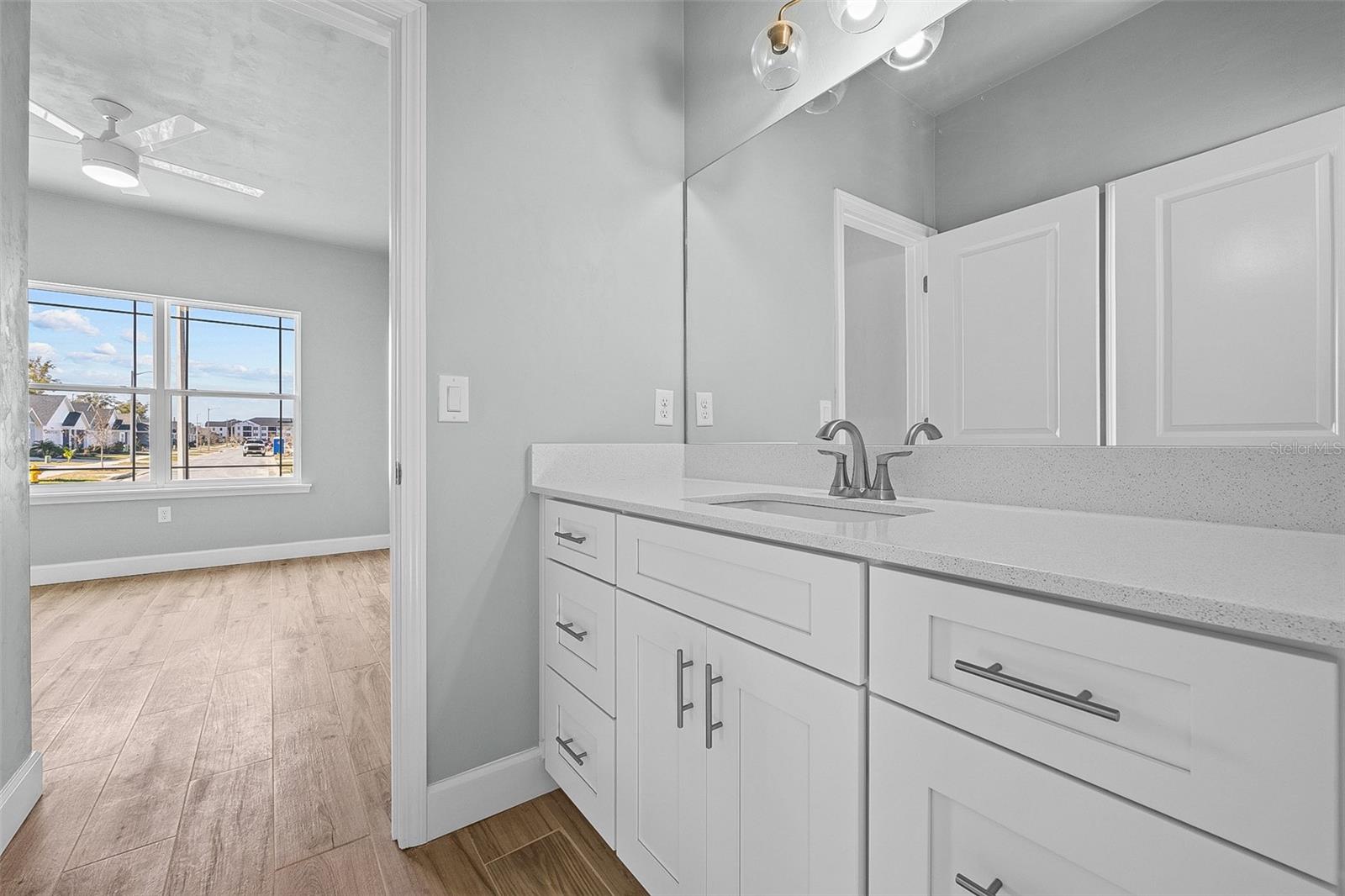 GRAND OAKS AT TOWER - Residential