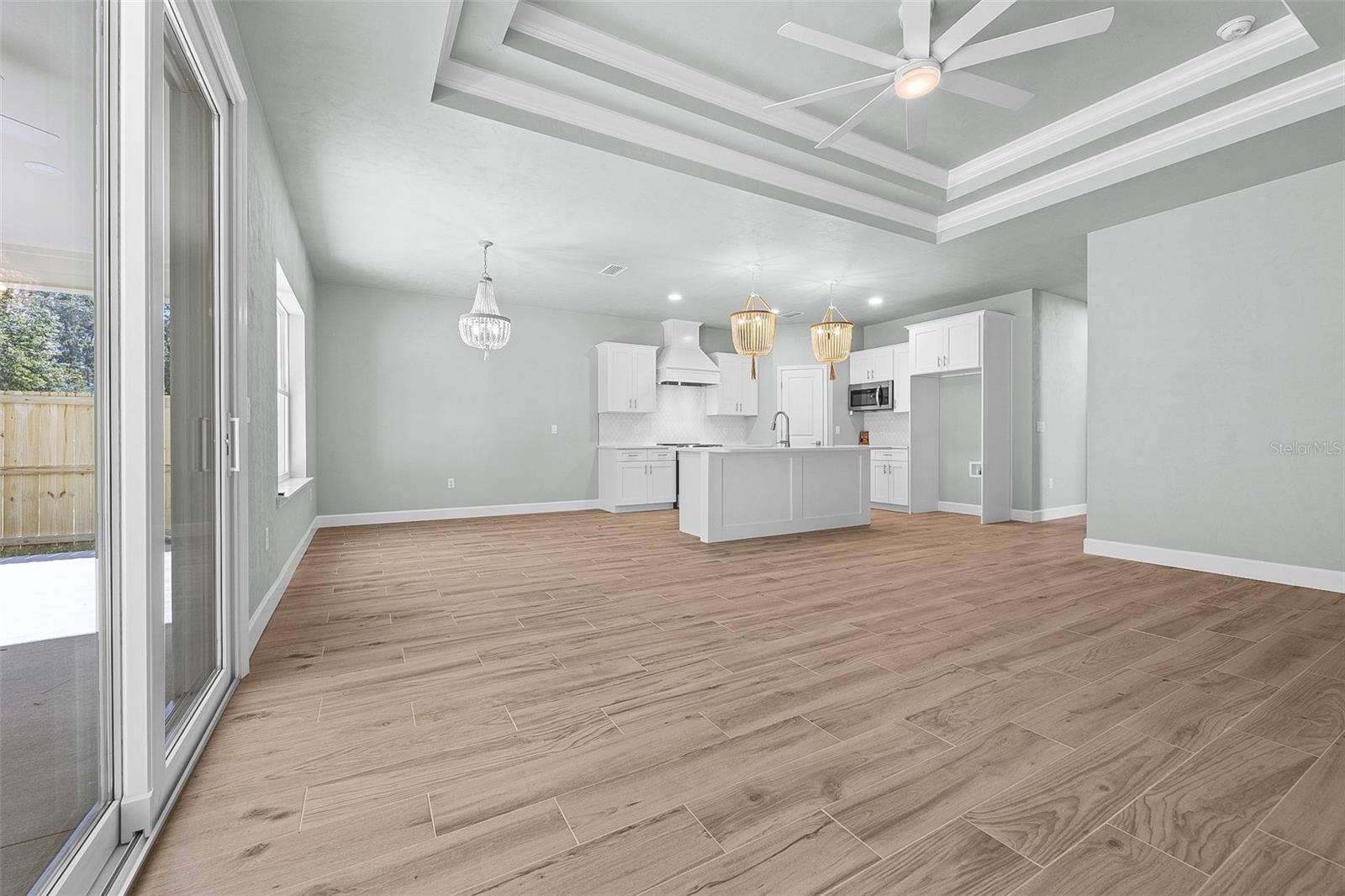 GRAND OAKS AT TOWER - Residential
