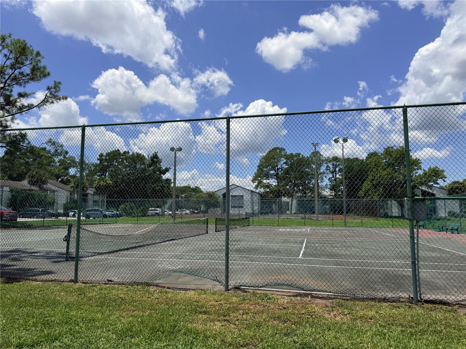 LEMON TREE CONDO SEC 08 - Residential