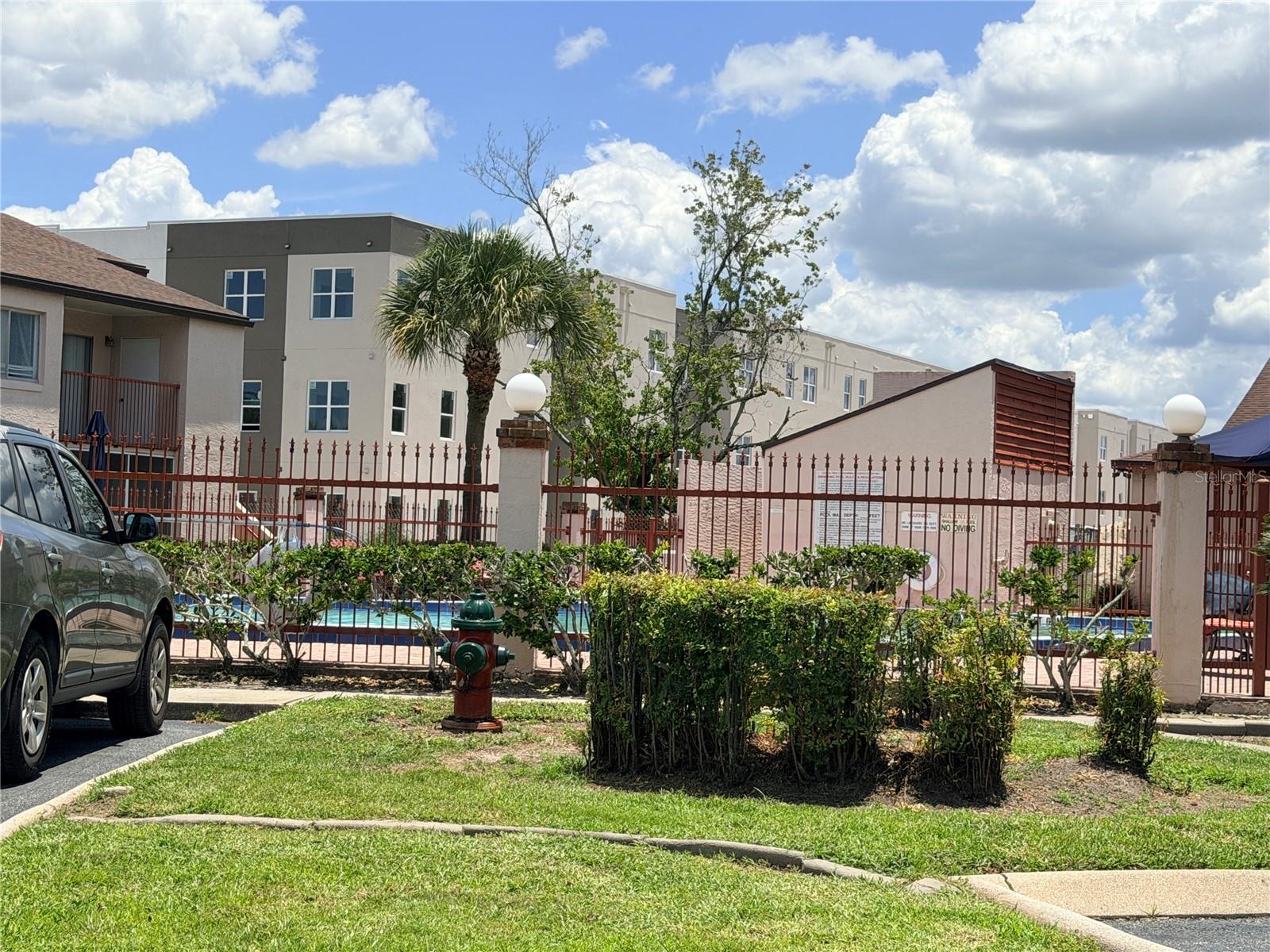 LEMON TREE CONDO SEC 08 - Residential