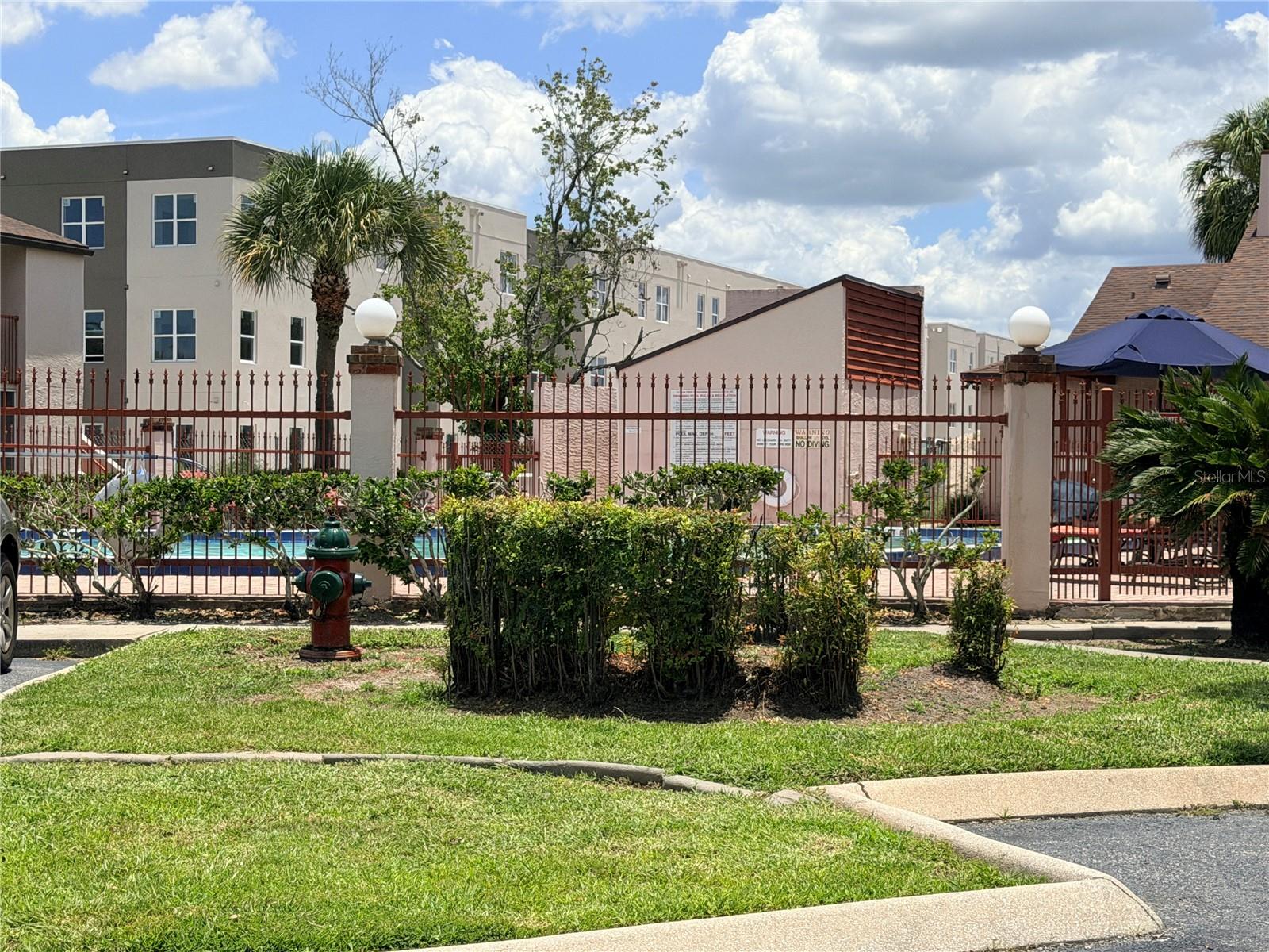 LEMON TREE CONDO SEC 08 - Residential