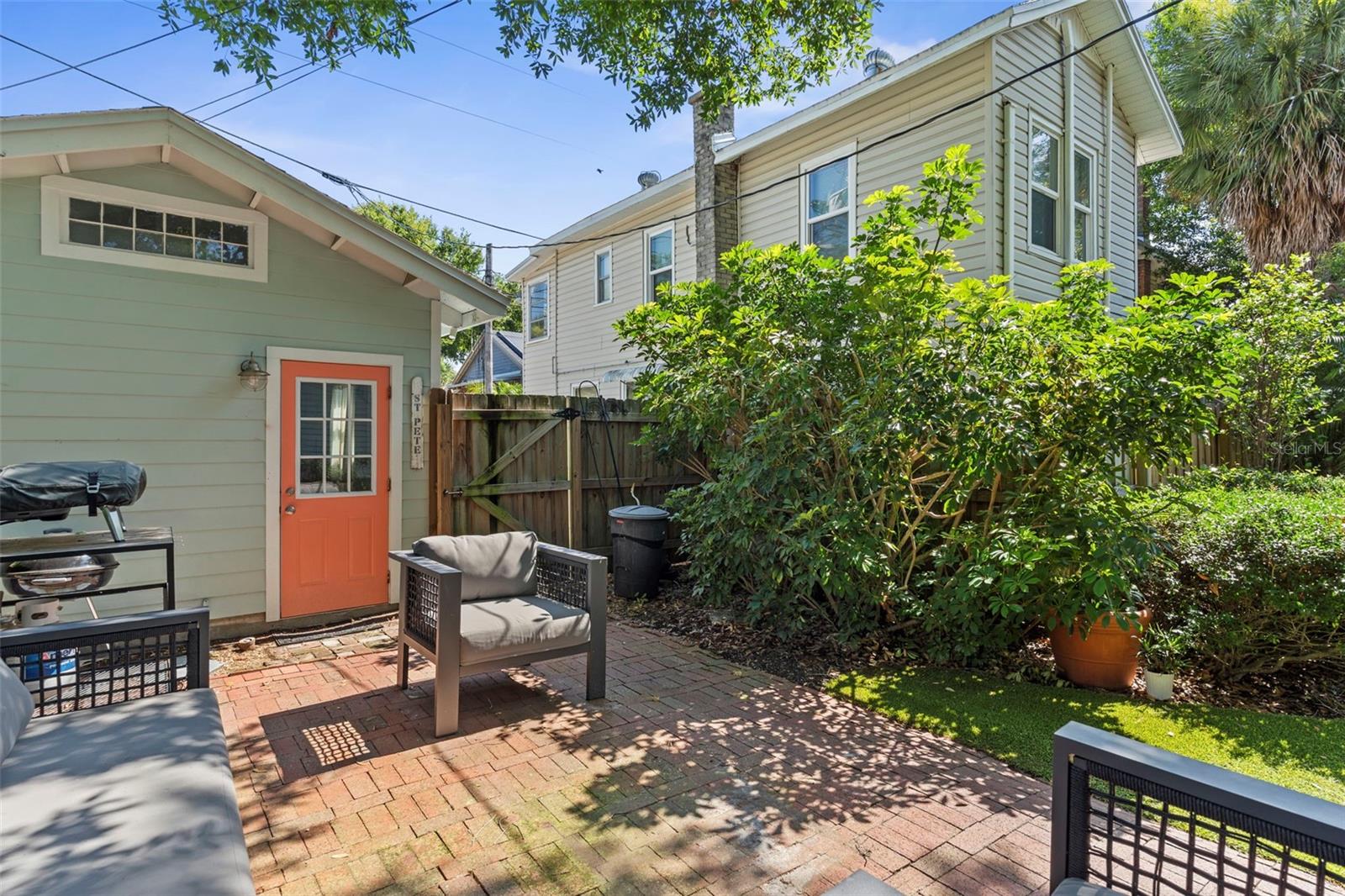 JACKSONS - Residential