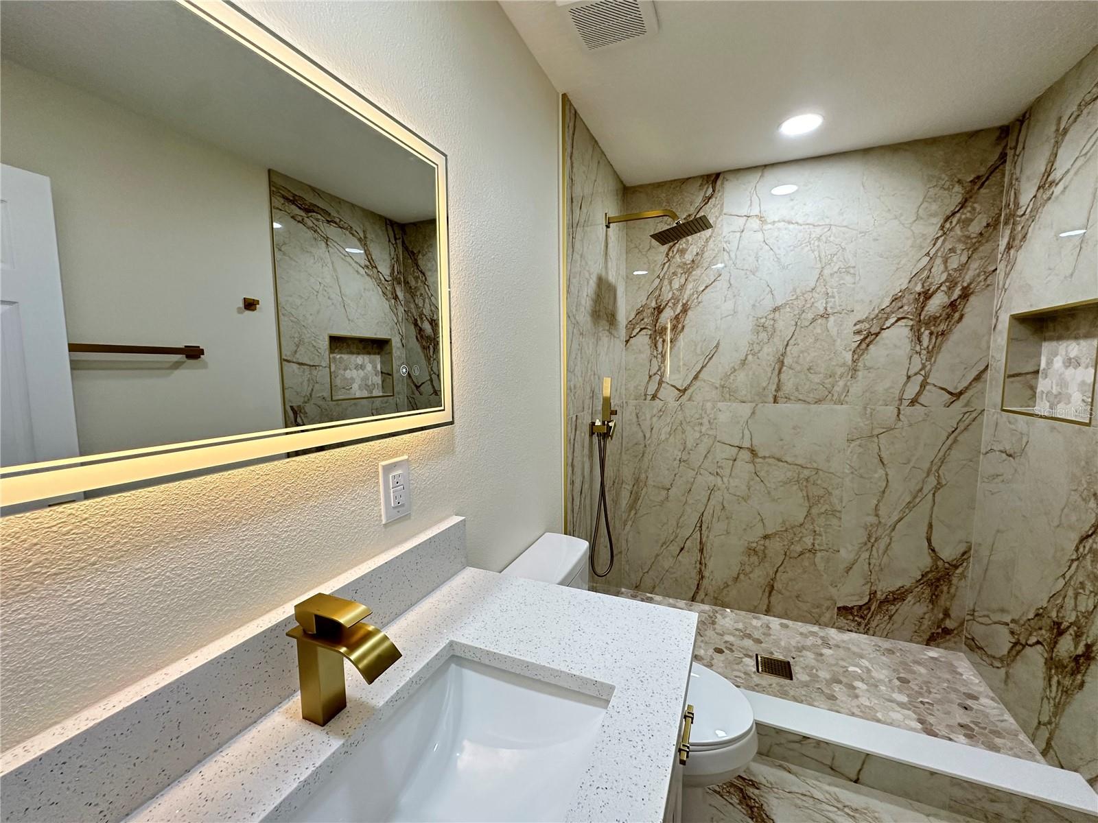 GRAND OAKS - Residential