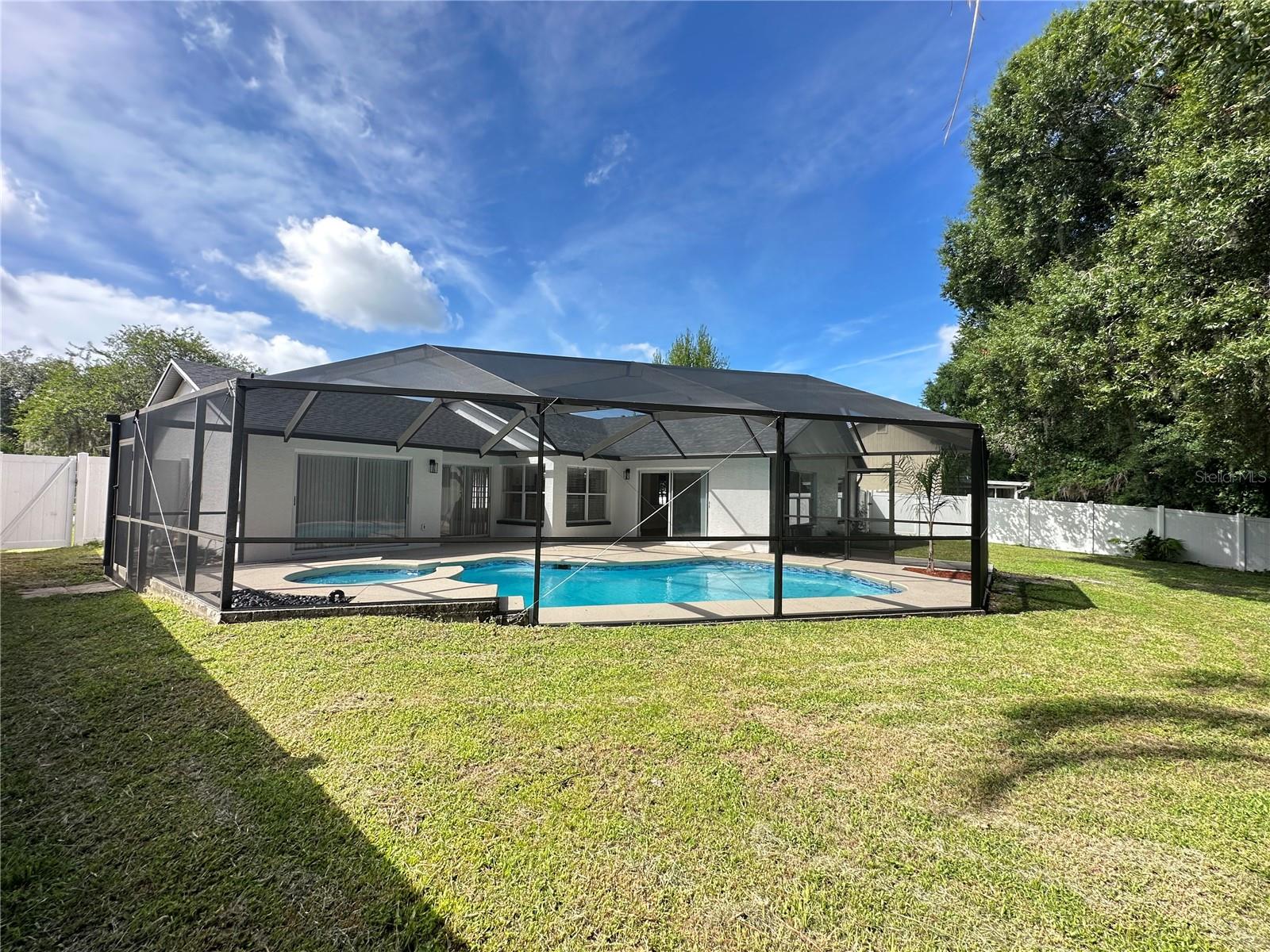 GRAND OAKS - Residential