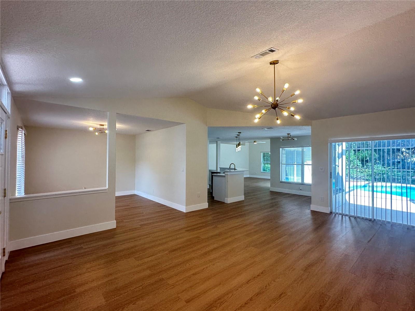 GRAND OAKS - Residential
