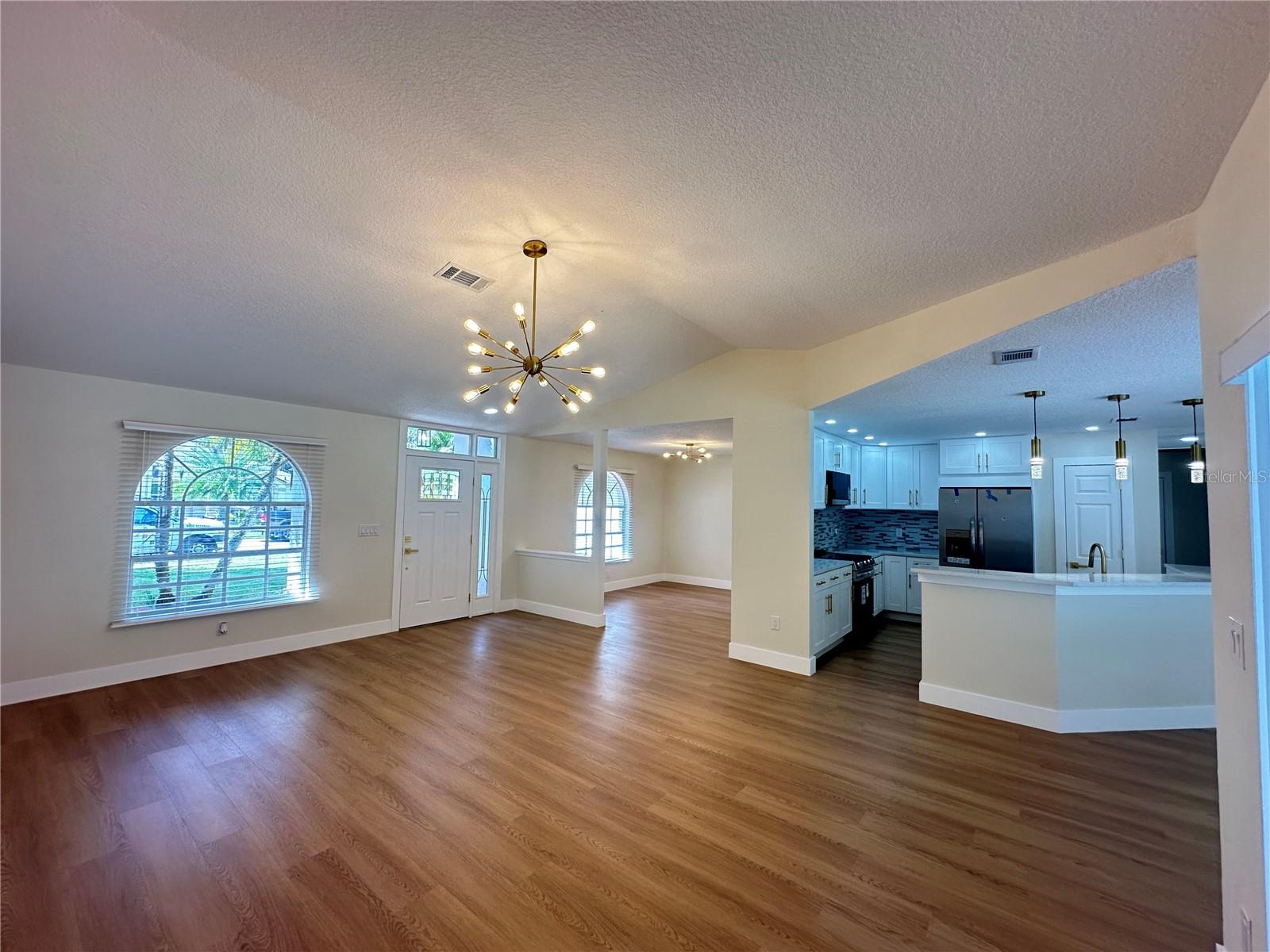 GRAND OAKS - Residential