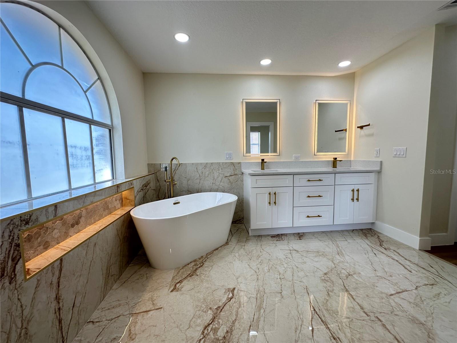 GRAND OAKS - Residential