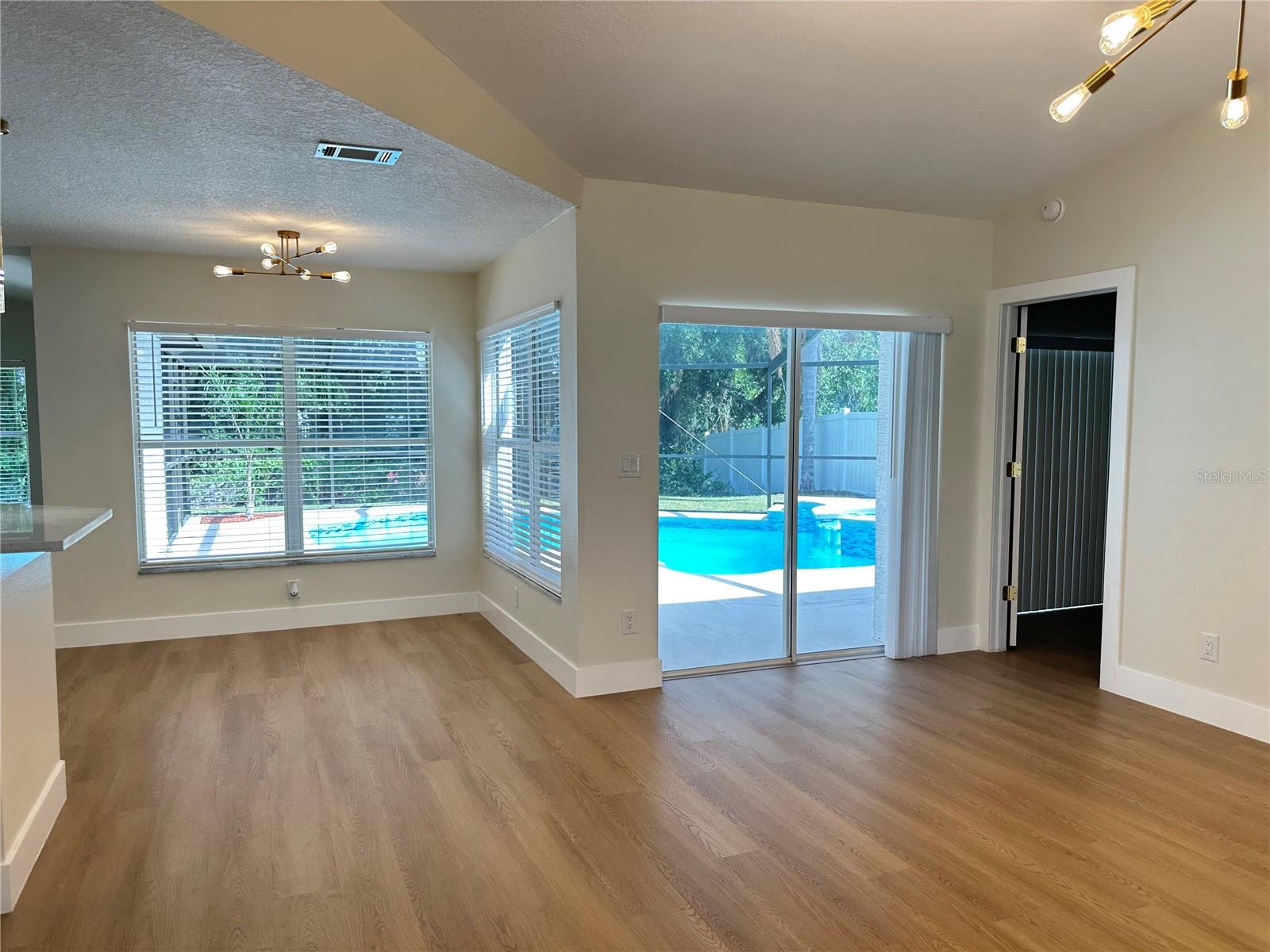 GRAND OAKS - Residential