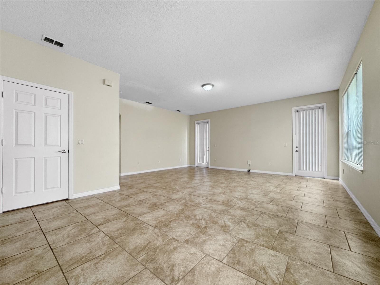 EAGLES NEST/THE OAKS - Residential