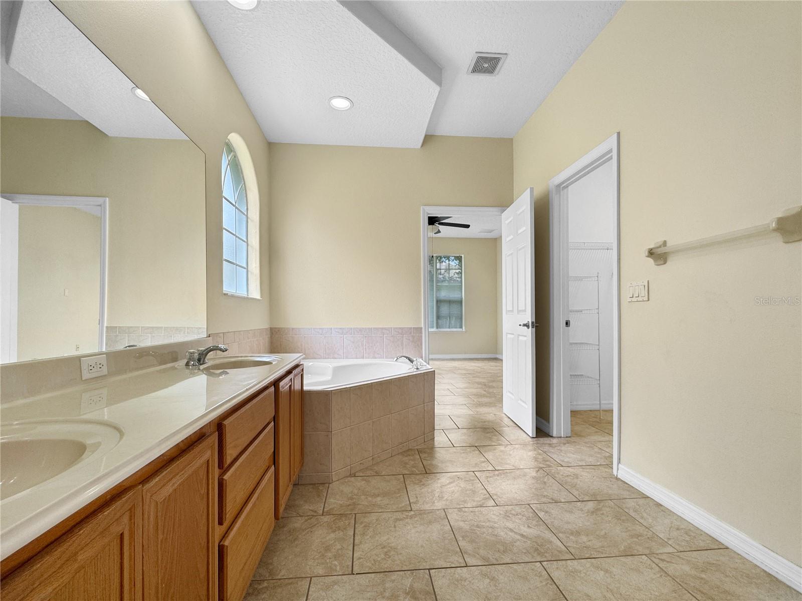 EAGLES NEST/THE OAKS - Residential