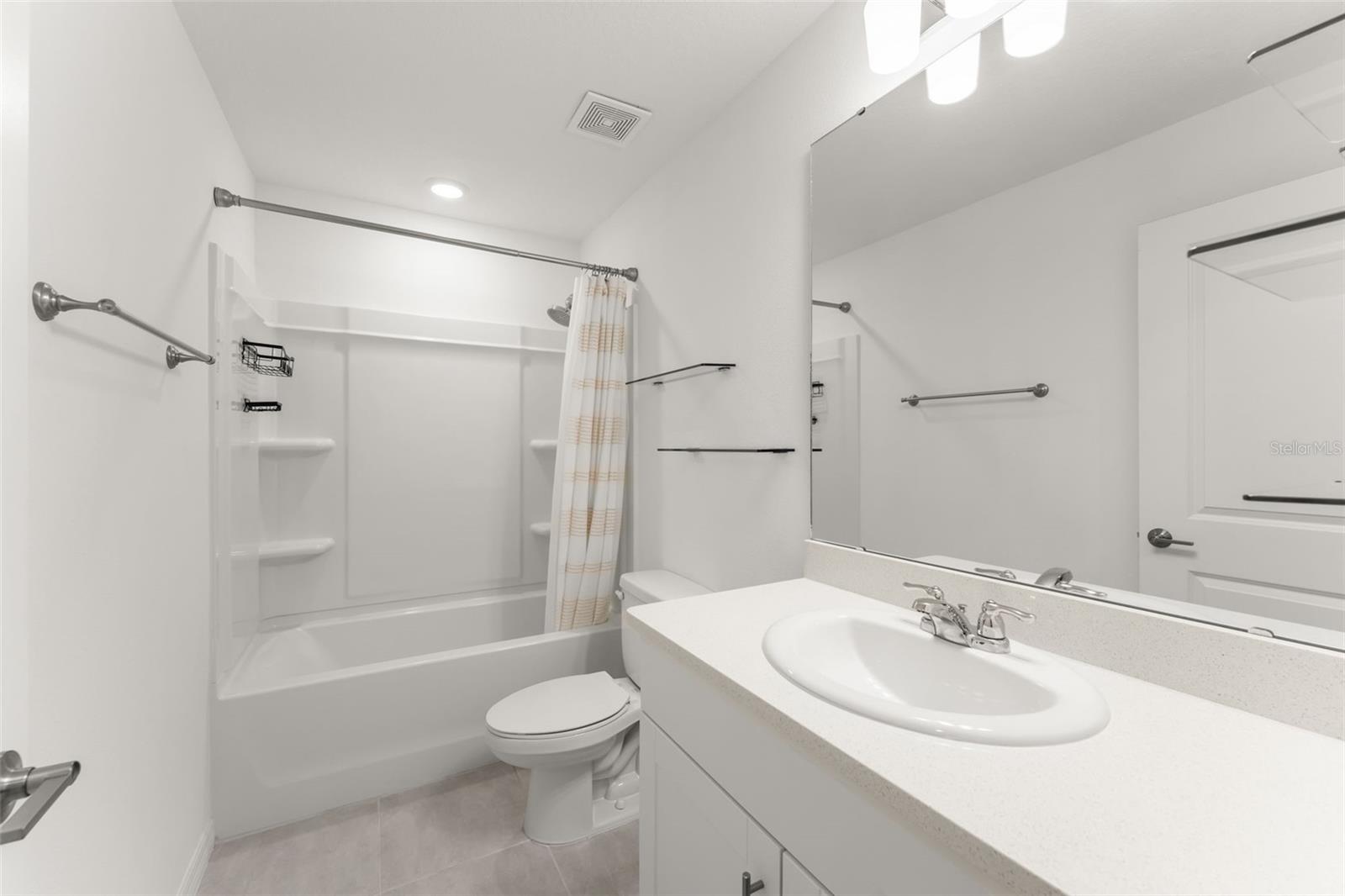 BELLALAGO POD G TOWNHOMES - Residential