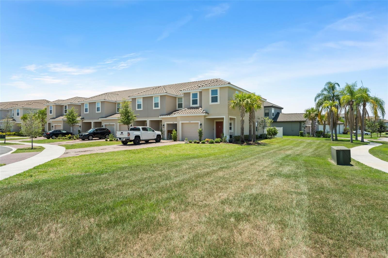 BELLALAGO POD G TOWNHOMES - Residential