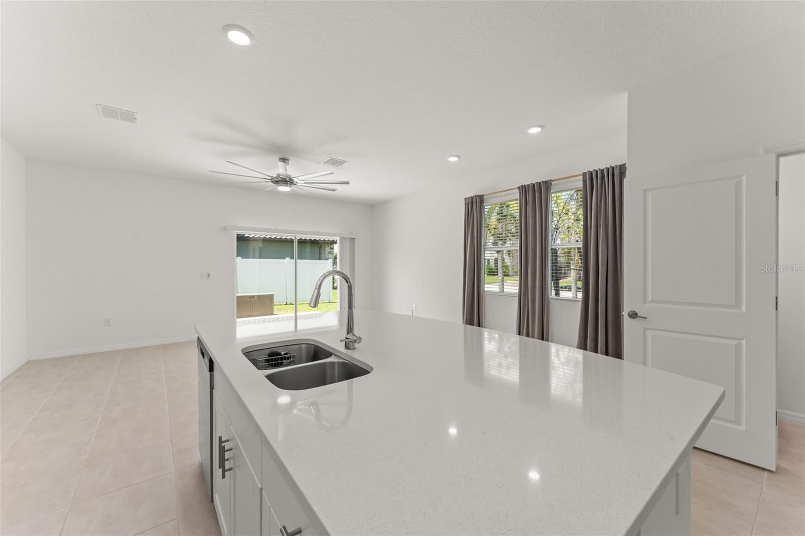 BELLALAGO POD G TOWNHOMES - Residential