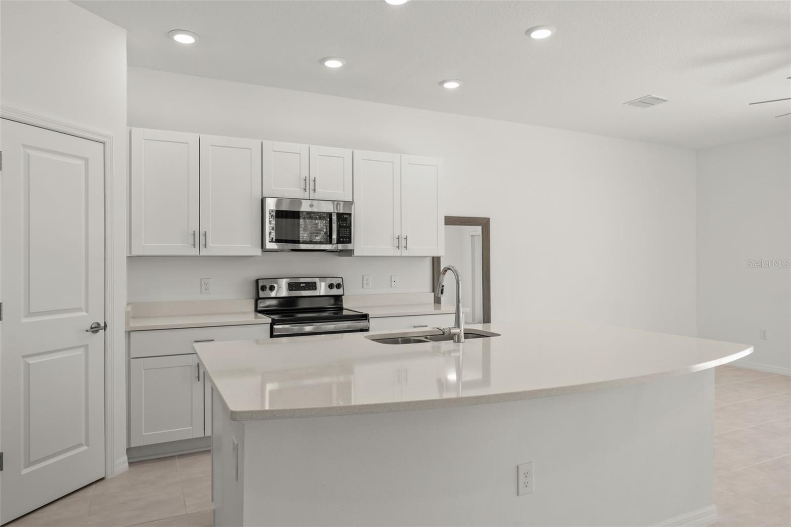 BELLALAGO POD G TOWNHOMES - Residential