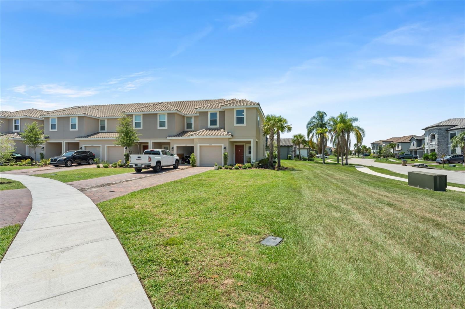 BELLALAGO POD G TOWNHOMES - Residential