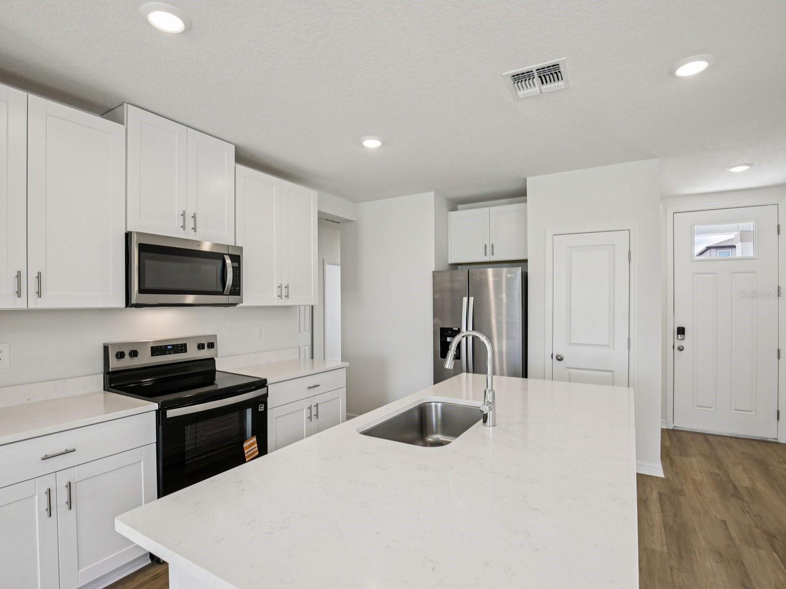 MAGNOLIA BAY - Residential