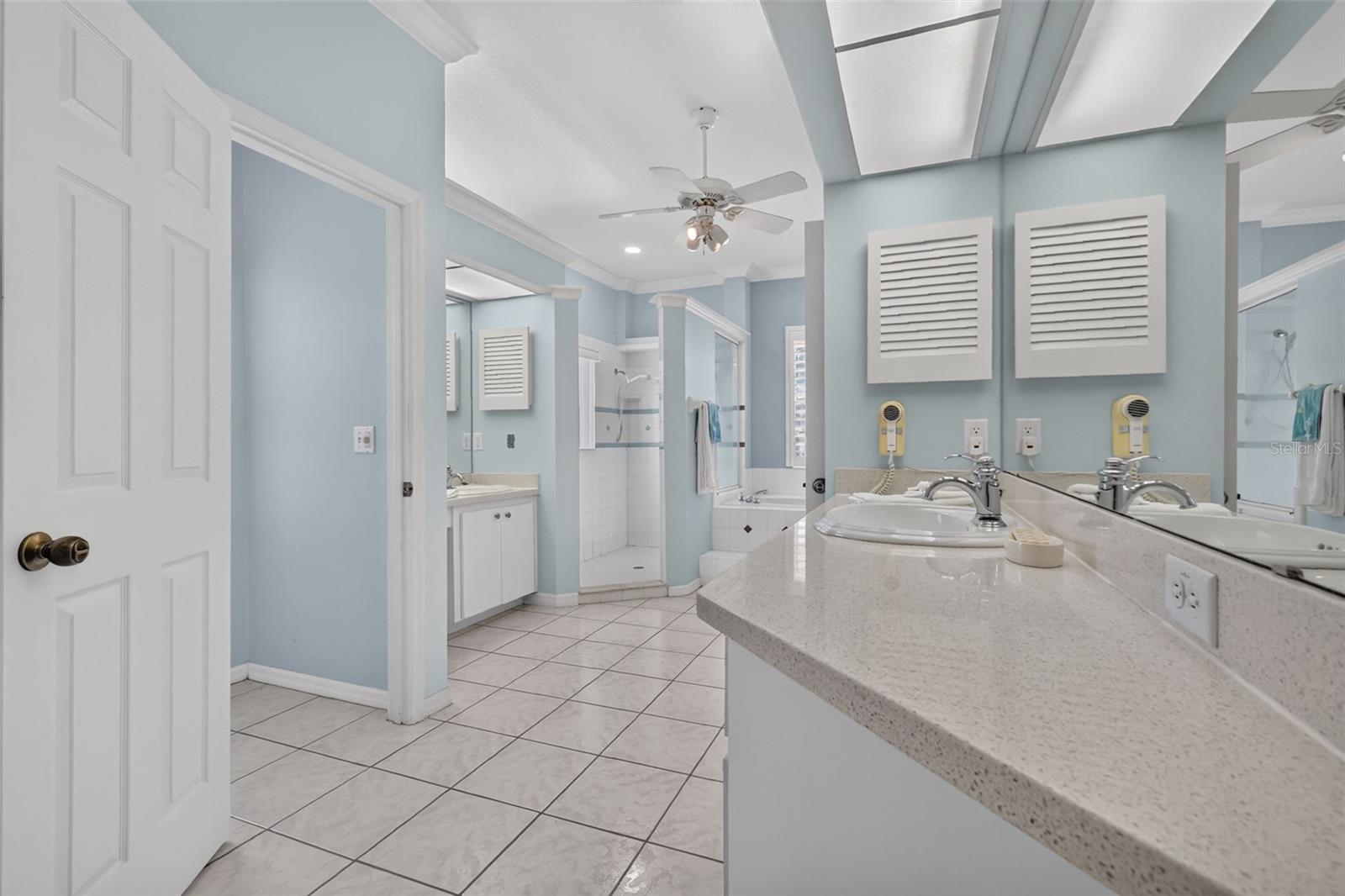 SQUIRREL POINT - Residential