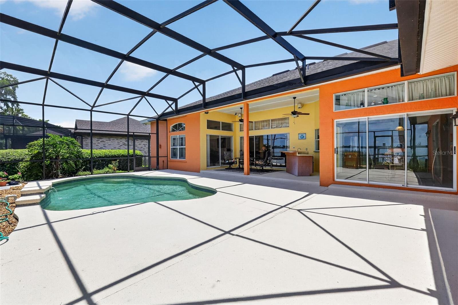 SQUIRREL POINT - Residential