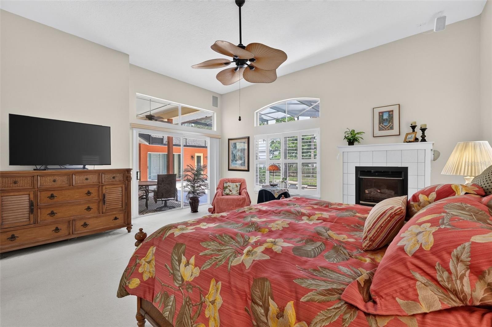 SQUIRREL POINT - Residential