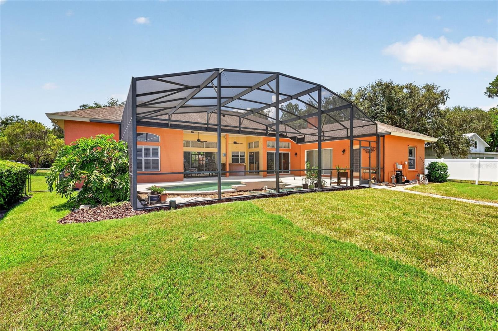 SQUIRREL POINT - Residential