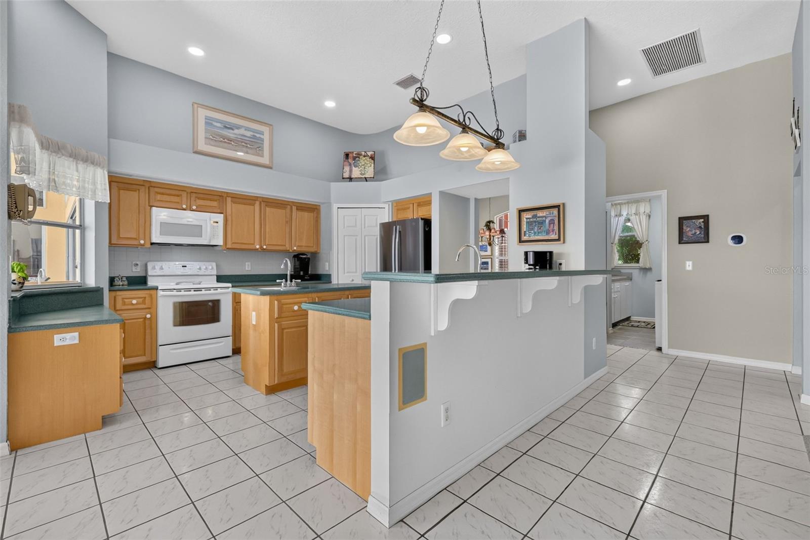SQUIRREL POINT - Residential