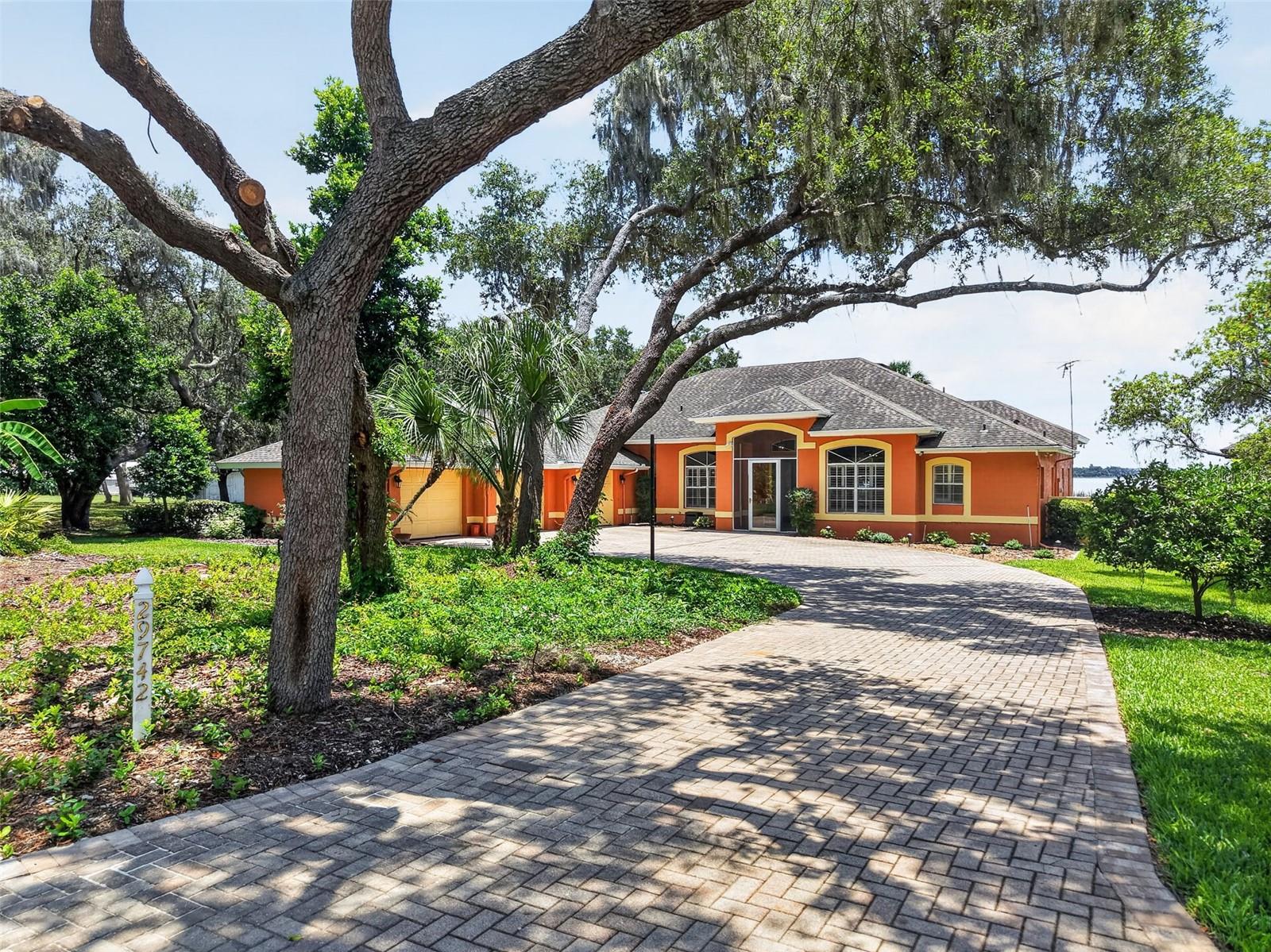 SQUIRREL POINT - Residential