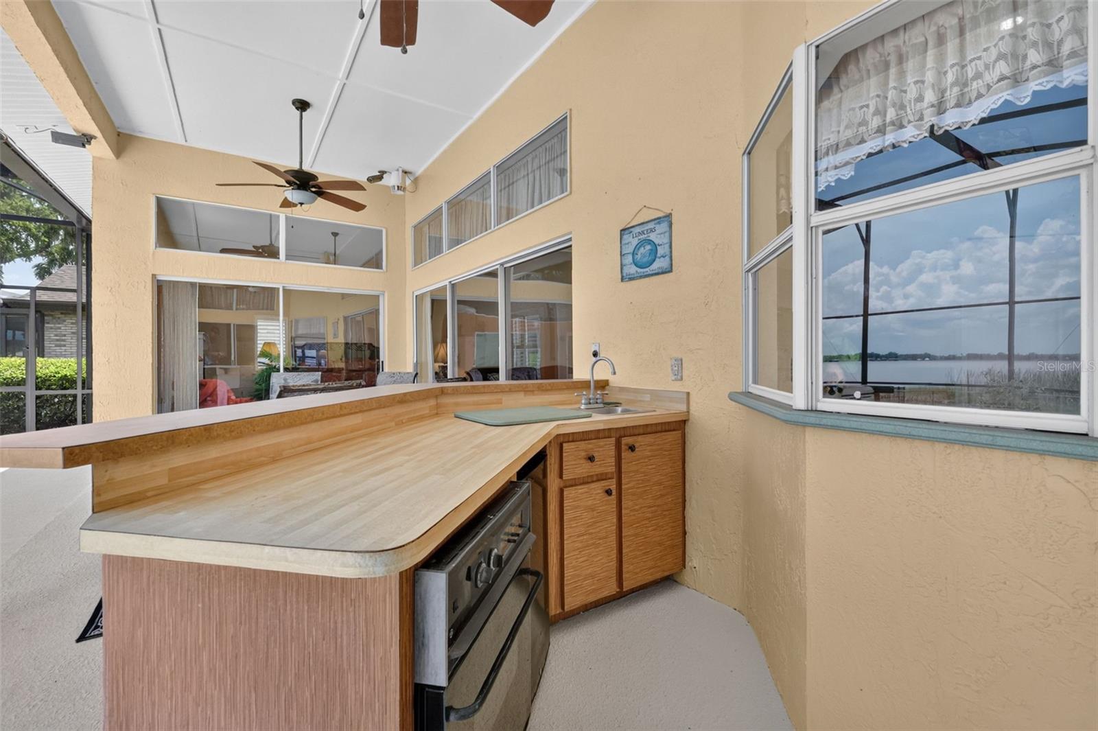 SQUIRREL POINT - Residential