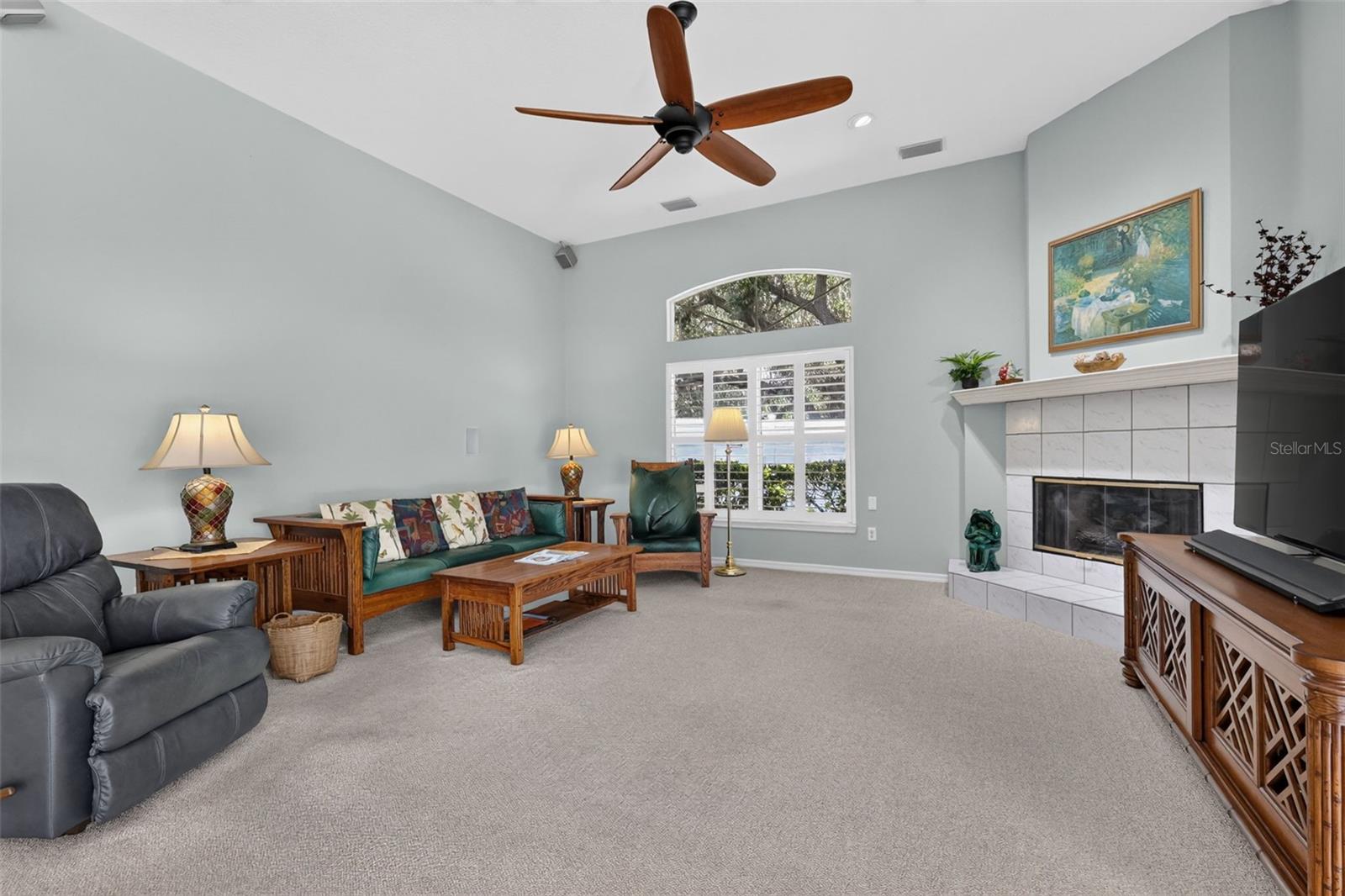 SQUIRREL POINT - Residential
