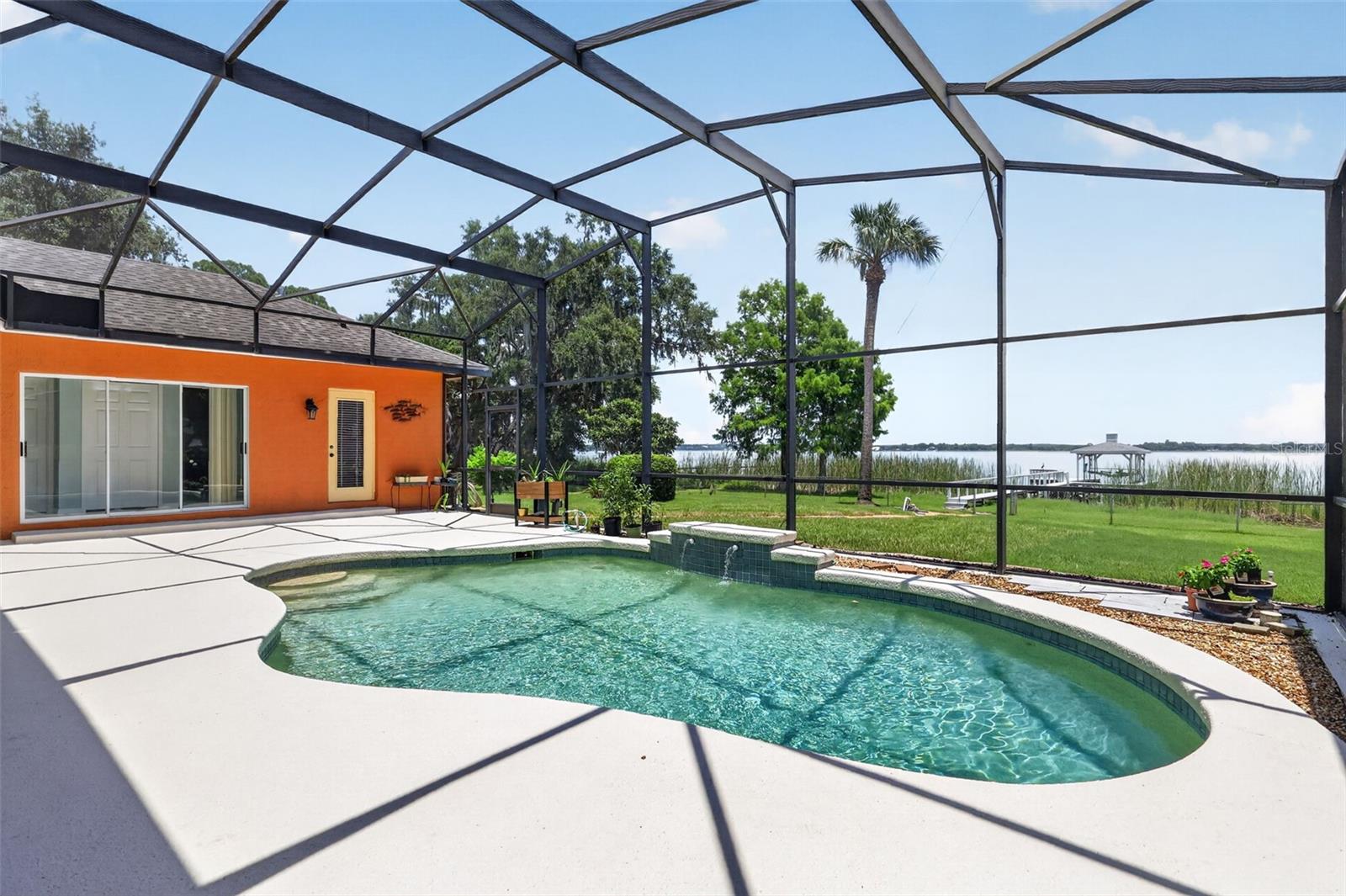SQUIRREL POINT - Residential
