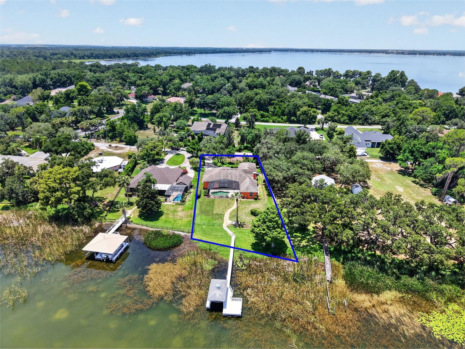 SQUIRREL POINT - Residential