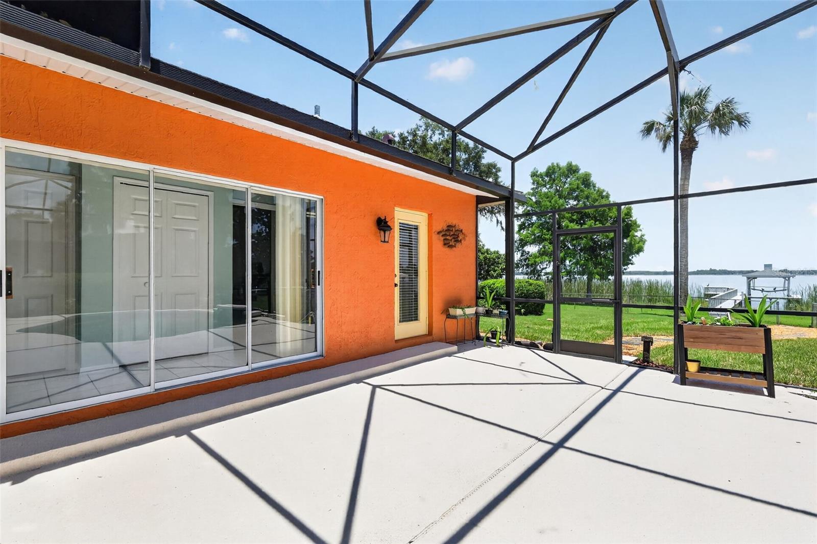 SQUIRREL POINT - Residential
