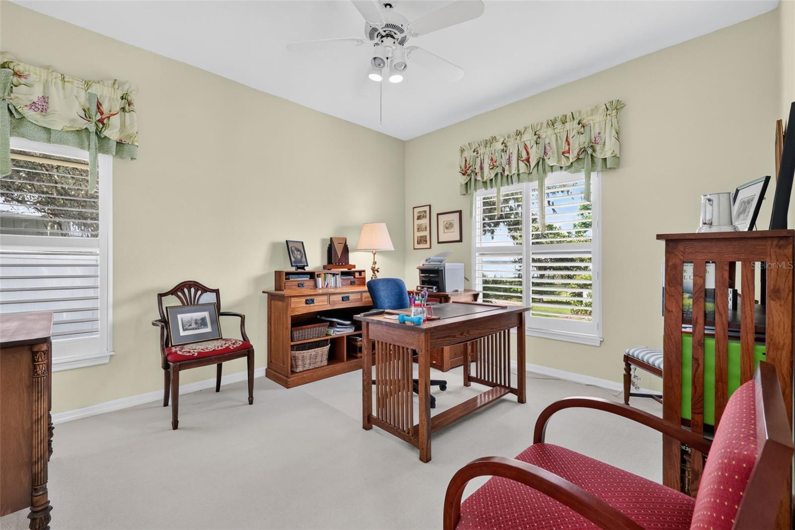 SQUIRREL POINT - Residential