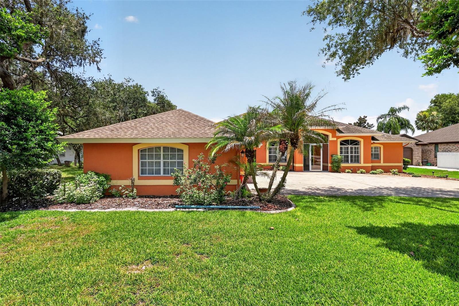 SQUIRREL POINT - Residential