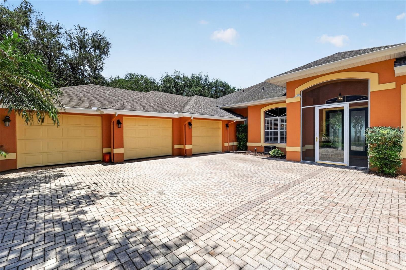 SQUIRREL POINT - Residential