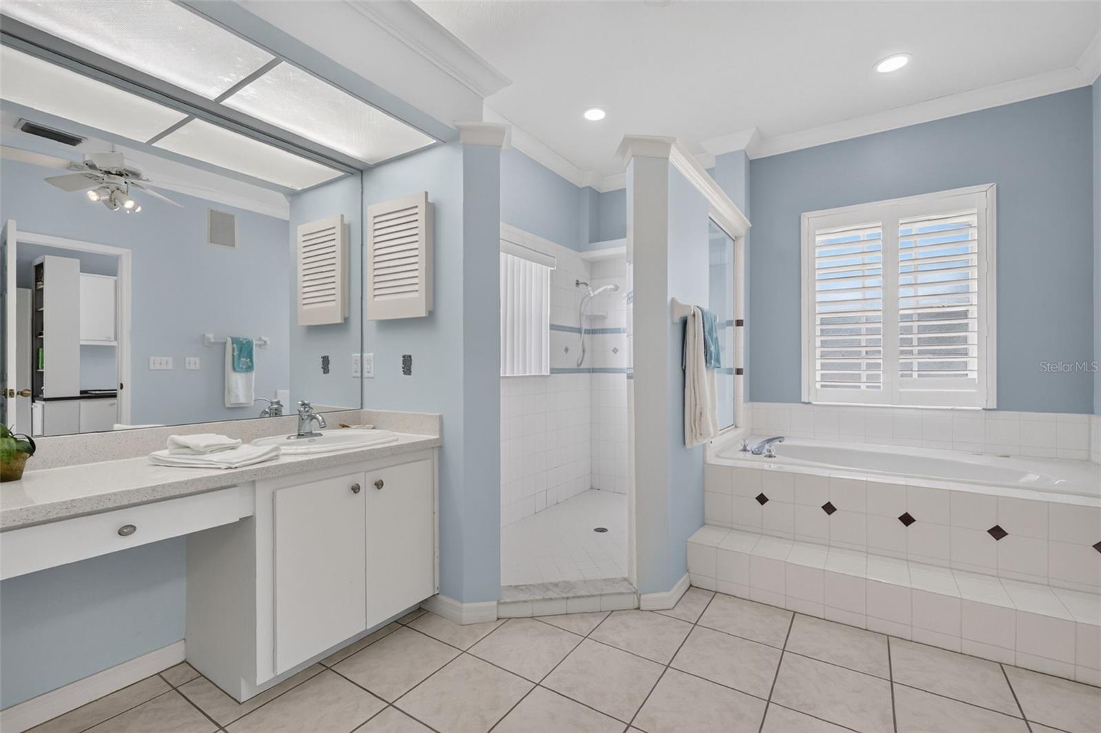 SQUIRREL POINT - Residential