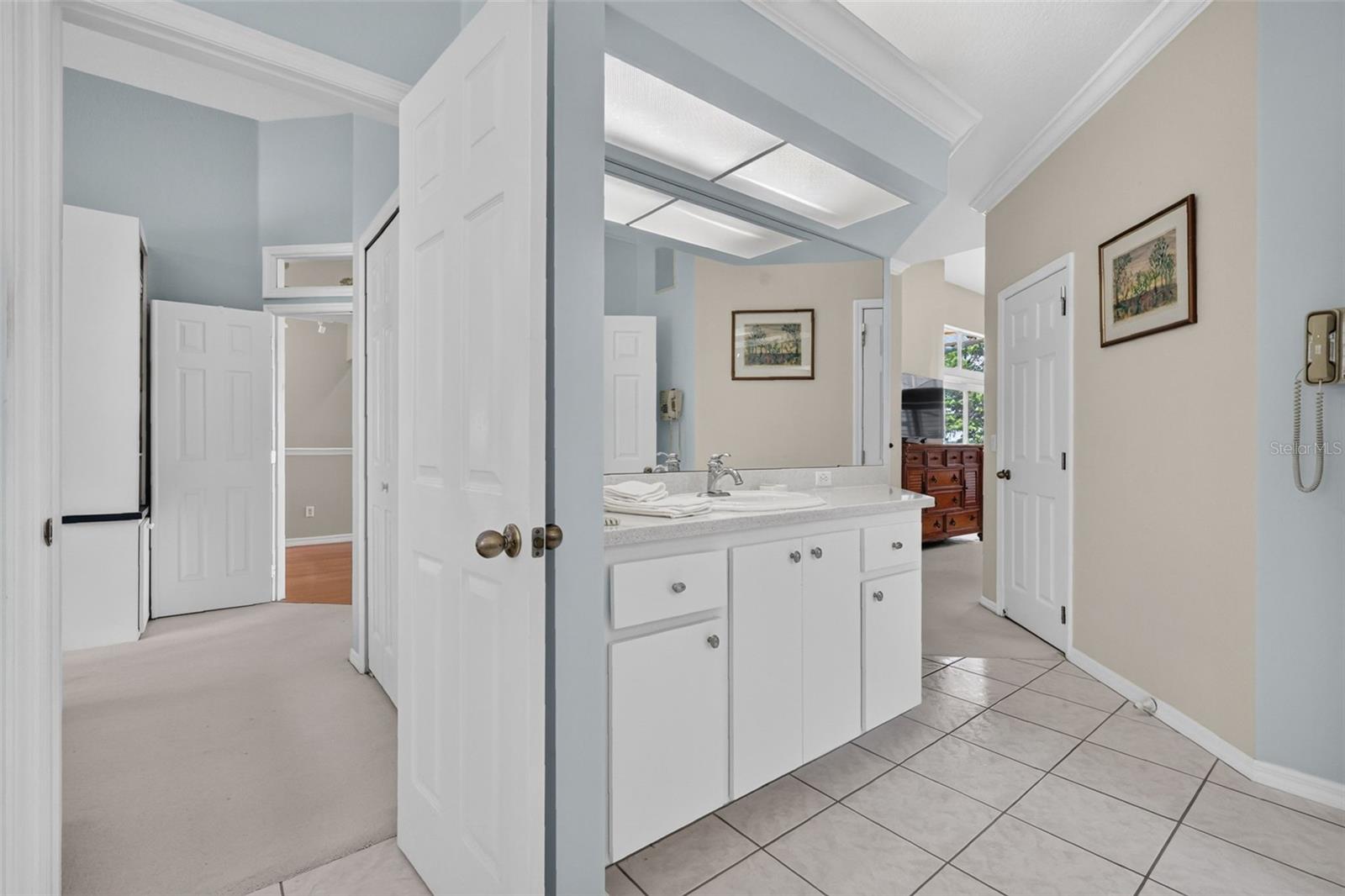 SQUIRREL POINT - Residential